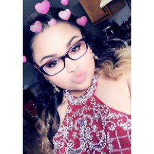 Meet your Posher, Kassie